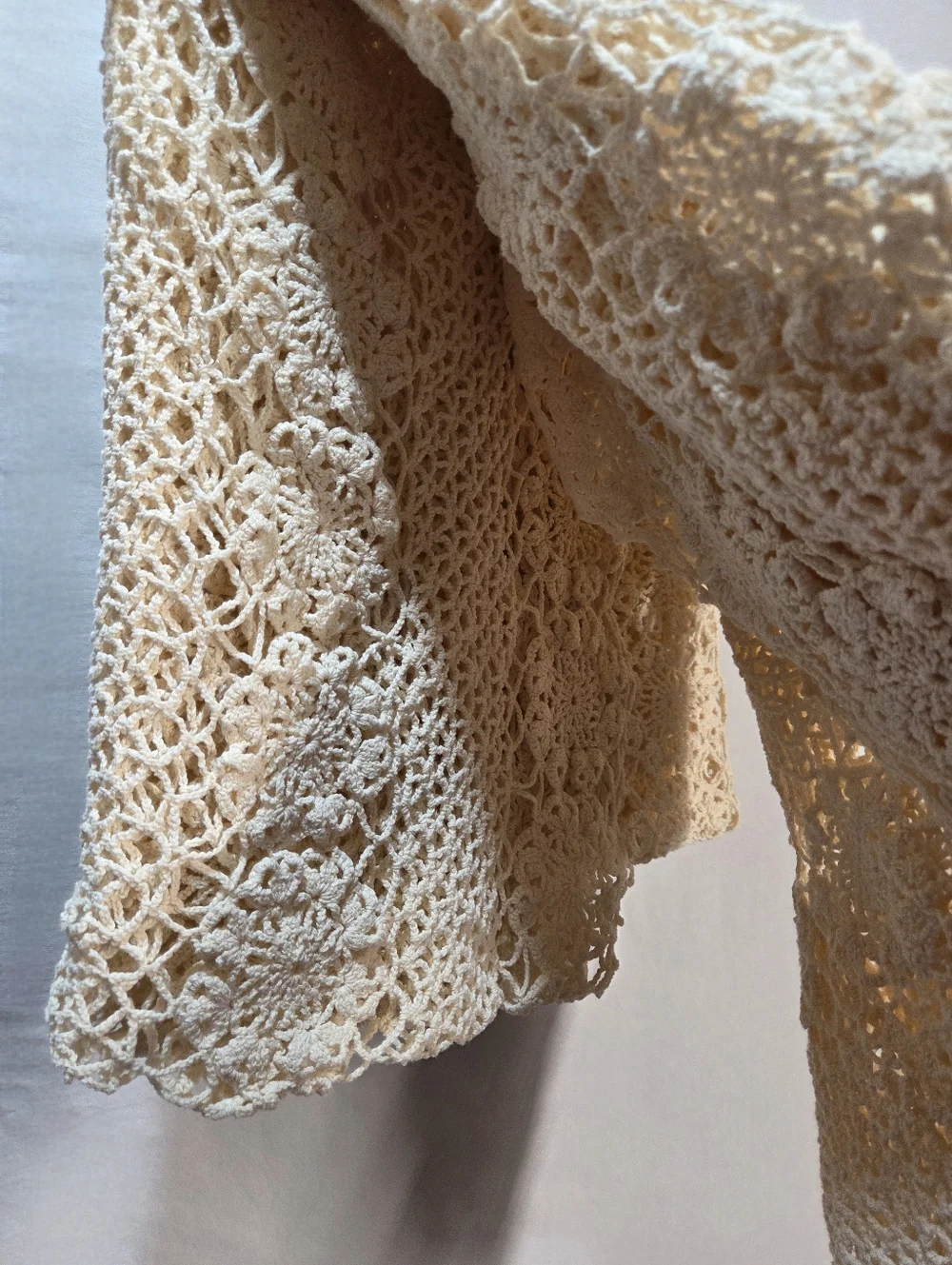 Large Oval Ivory Crochet Tablecloth Handmade Vintage Bohemian Cottagecore - Picture 4 of 6